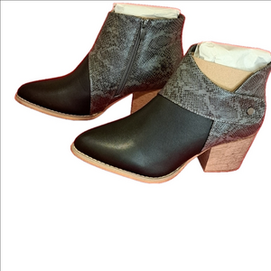 TINSTREE Western Black / GREY Snakeskin Print Women's Ankle Boots, Size 8.5 NWOT